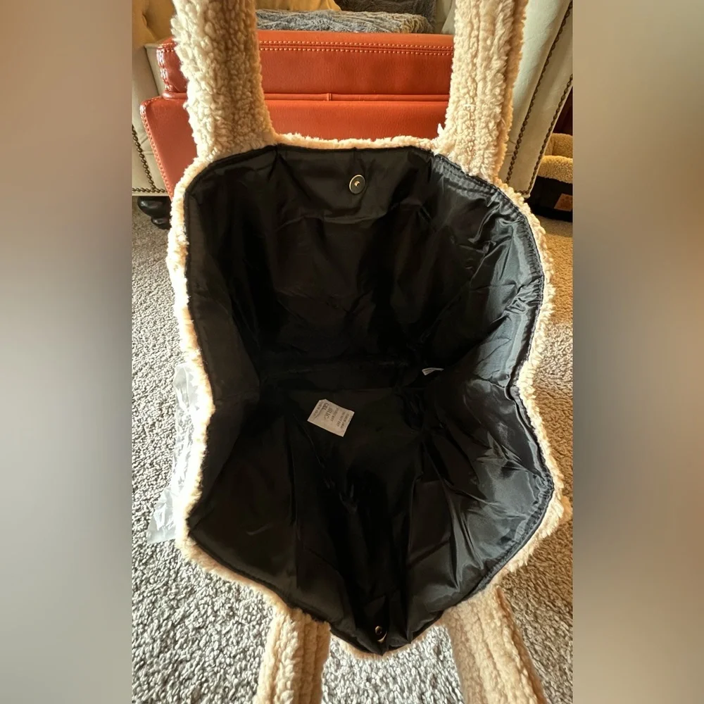 Victoria Secret Sherpa tote NWT - Picture 2 of 4
